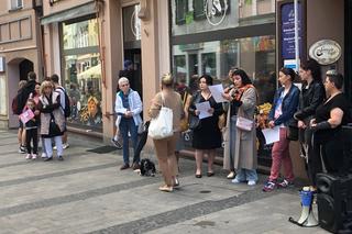 Protest „Ani Jednej Więcej!” w Rybniku. Protestowano przed biurem PiS [ZDJĘCIA]