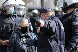 Zapadła decyzja w sprawie Babci Kasi. Policjanci walczyli, by ją ukarać	