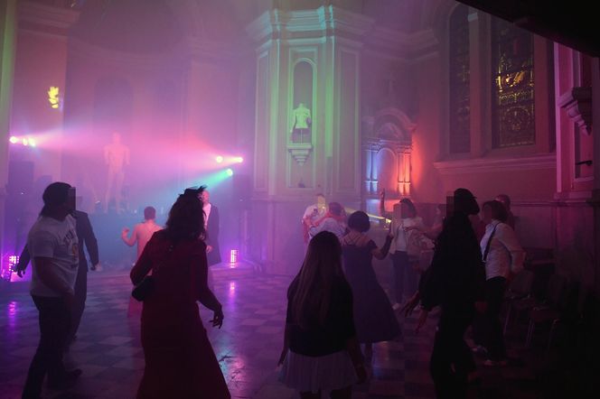 Rybnik. Urządzili całonocną imprezę techno w kaplicy. Tak wyglądala, mamy zdjęcia!