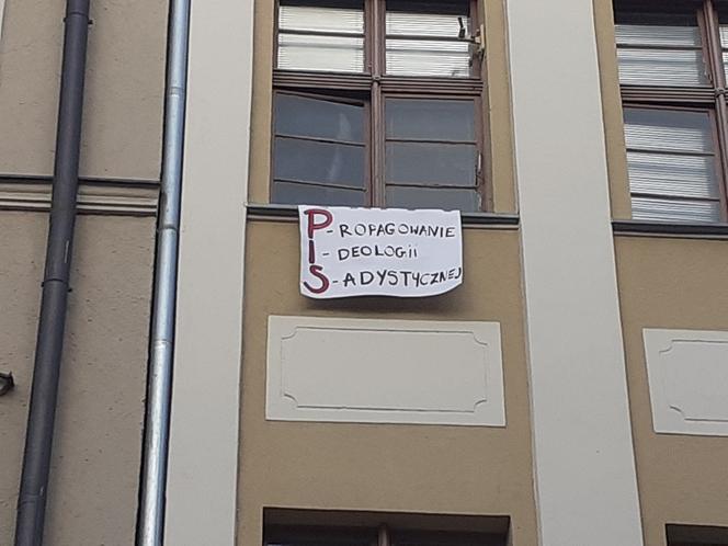 Kolejny "czarny spacer" w Toruniu