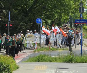 Warszawa pielęgnuje tradycję hutniczą. Kolorowa parada przeszła ulicami miasta
