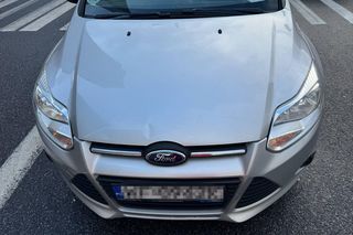 Potrącenie trzech nastolatek w centrum Warszawy. Kierowca wyjeżdżał z parkingu