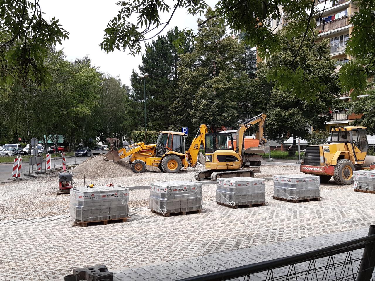 Grodzka Spółdzielnia Mieszkaniowa remontuje kolejny parking [WIDEO], [GALERIA]