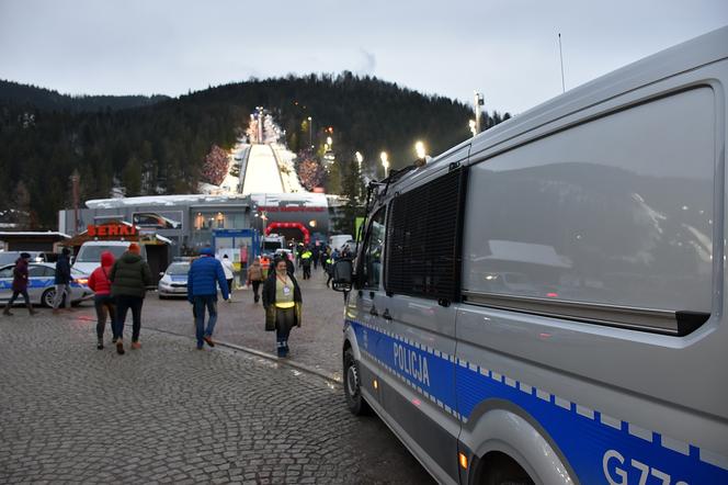 Skoki w Zakopanem zabezpieczało codziennie 190 policjantów