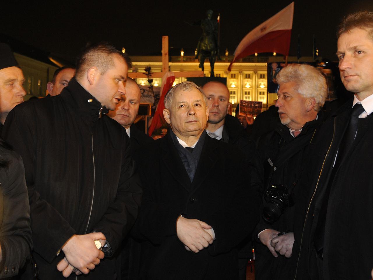 Jarosław Kaczyński przed Pałacem Prezydenckim Marsz Pamięci