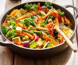 Szybki obiad wegetariański. 7 prostych przepisów na dania wegetariańskie na obiad