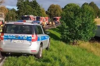 Tragedia pod Olsztynem. Osobówką jechała czteroosobowa rodzina. Ojciec i syn nie żyją
