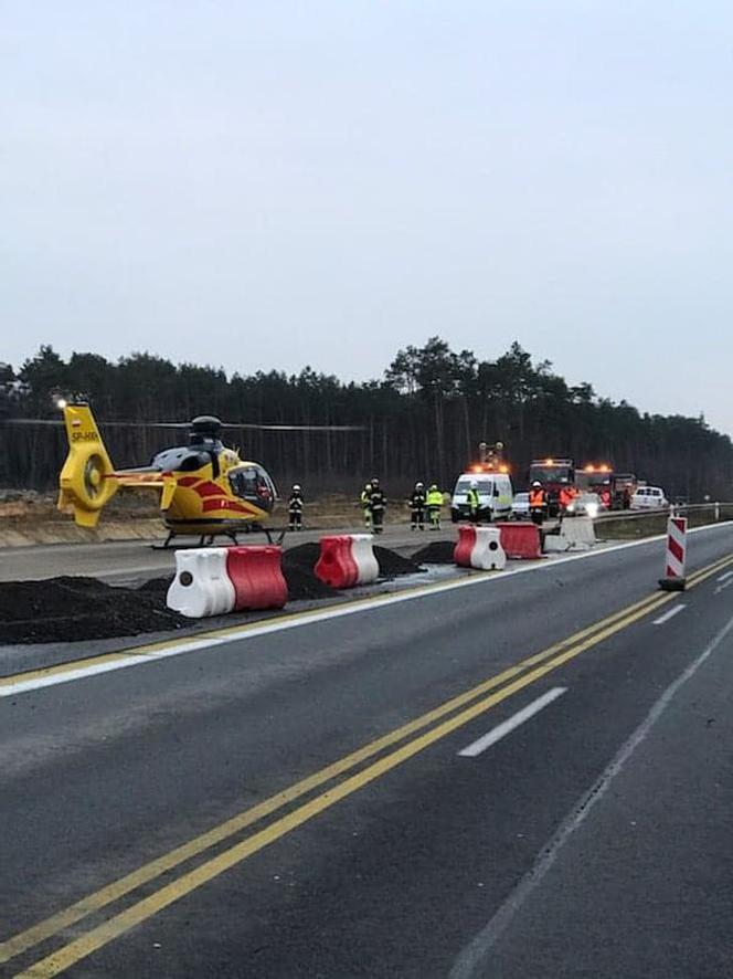 DRAMATYCZNA akcja ratunkowa, śmigłowiec LPR lądował na A1! Kierowca tira NIE ŻYJE