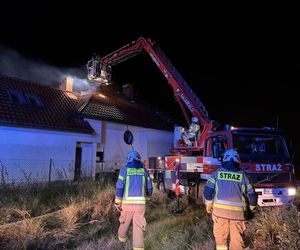 Dramatyczna akcja gaśnicza. W środku płonącego domu znaleźli zwęglone ciało