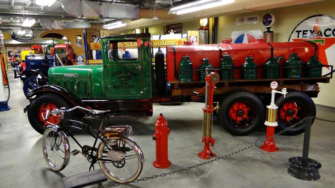 Muzeum motoryzacji Heritage Park Historical Village w Calgary