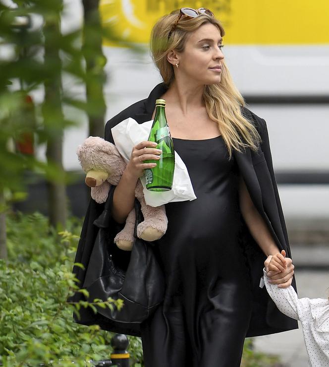 Kasia Tusk z mężem i córeczką w Warszawie