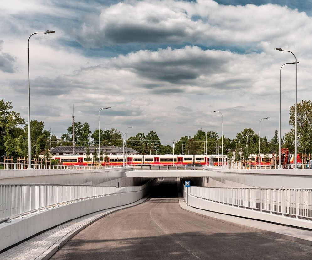 Nowy tunel pod torami w Sulejówku już otwarty. Inwestycja ułatwi życie kierowcom