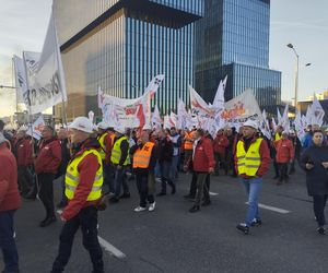Protest w Katowicach. Tysiące związkowców na ulicach. Padły mocne słowa o „zbrodniczej ideologii”