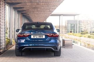 Nowy Jaguar XF (2021)