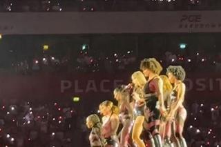 Taylor Swift zabłysnęła na koncercie w Warszawie. Przebierała się 9 razy, od cekinów można było dostać oczopląsu!
