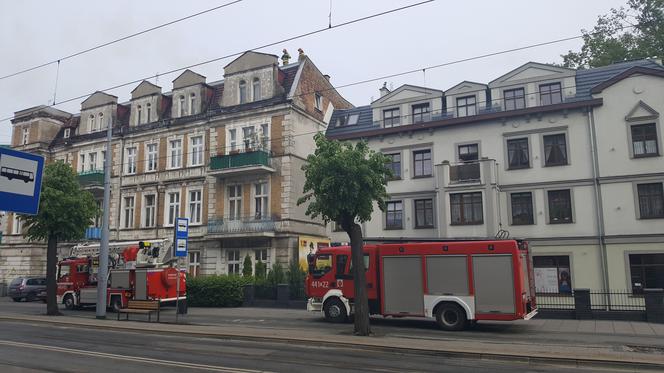 Duże zadymienie na ulicy Legionów w Grudziądzu. Prawdopodobnie przez pożar w kominie