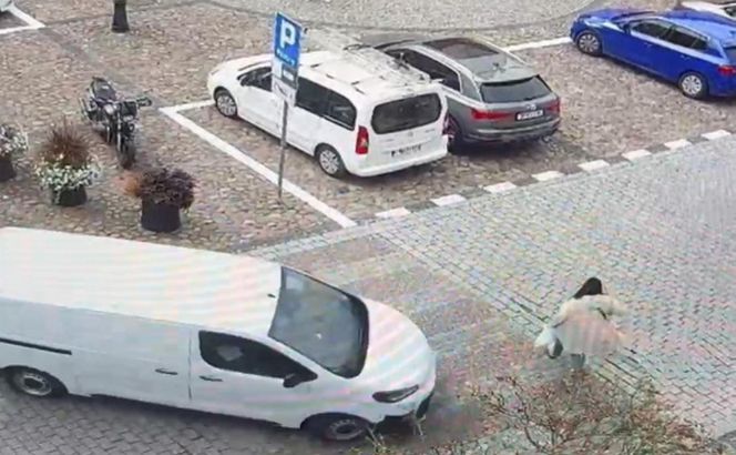 Namysłów. Ciężarna kobieta potrącona na przejściu dla pieszych. Wypadek zarejestrowała kamera [ZDJĘCIA]