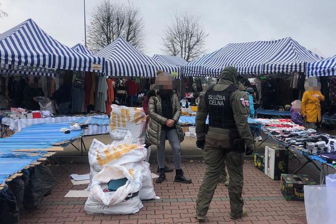 Tysiące podróbek na wielkopolskim targowisku! Cena zachęcała klientów