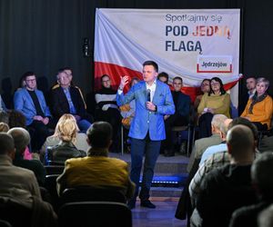 Hołownia: Musimy zjednoczyć się pod biało-czerwoną flagą. Chcę być niezależnym kandydatem i prezydentem