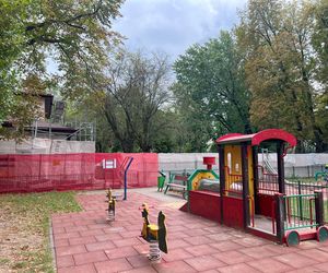 Biblioteka w ogrodzie powstaje na Pradze-Północ