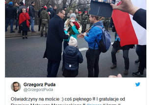 Oświadczył się na Marszu Niepodległości. Premier Mateusz Morawiecki pogratulował zaręczyn