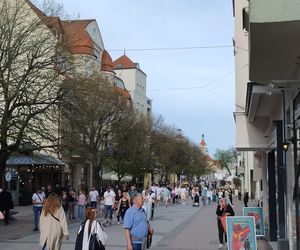 Wielkanoc w Sopocie. Tłumy turystów przyjechały, by spędzić święta nad morzem 