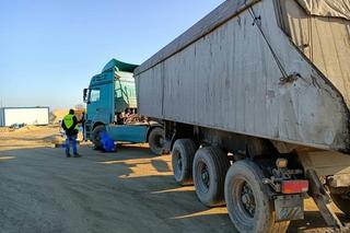 Koparką chciał przejechać inspektora ochrony środowiska