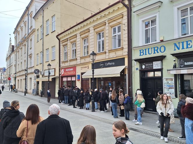 Rzeszowianie tłumnie ruszyli po pączki w Tłusty Czwartek 