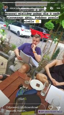 Marcin Mroczek (Piotrek w M jak miłość) na próbie spektaklu Fabryki marzeń