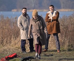 Pierwsza miłość, odcinek 4011: Łucja Reterska (Anna Samusionek), detektyw (Leszek Żukowski)