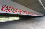 Kultowy napis Karola nie ma w domu talerzy... powrócił w nowej odsłonie