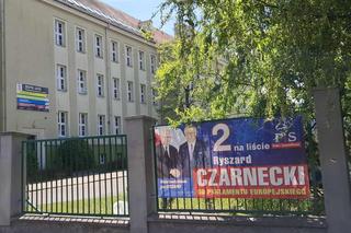 Kalisz/Ostrów. Banery wyborcze kandydata do Europarlamentu zalewają miasta 