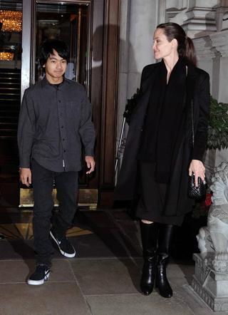 Angelina Jolie i Maddox w Londynie