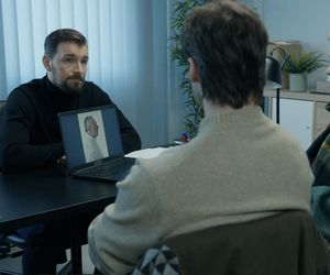 Barwy szczęścia, odcinek 3202: Kodur (Oskar Stoczyński), Józefina (Elżbieta Jarosik), Cezary (Marcel Opaliński)