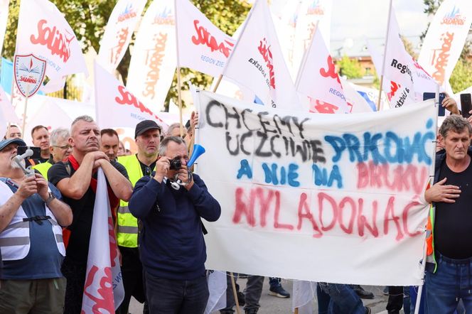 Związkowcy z BEKO protestowali przed ambasadą Turcji 