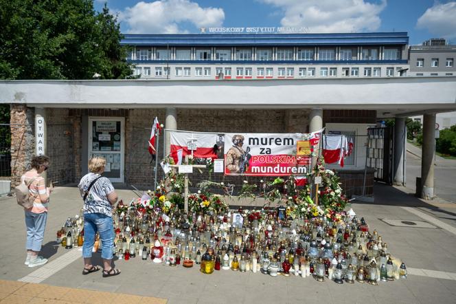 Mateusz oddał życie za ojczyznę. Tak warszawiacy podziękowali mu za służbę. Łzy same napływają do oczu