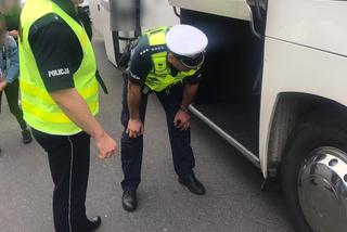 Niesprawnym autobusem chciał zawieźć dzieci do Gdyni. Przeszkodzili mu policjanci z Torunia