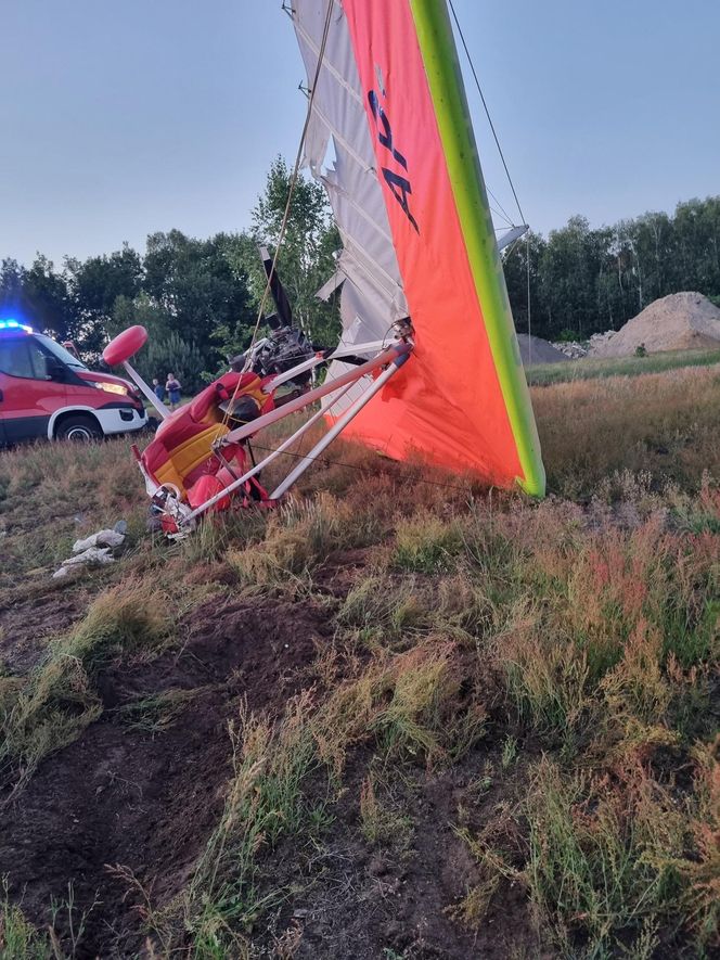 Motolotnia runęła na ziemię. Pilot w stanie ciężkim
