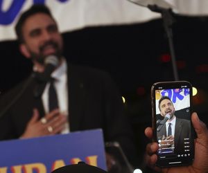 Zohran Mamdani pokonał Andrew Cuomo w demokratycznych prawyborach
