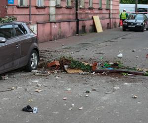 Ich rodzice spadli razem z balkonem. Kuba i Robert potrzebują pomocy 