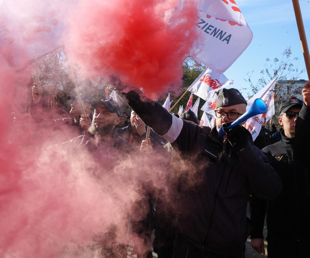 Pikieta służb mundurowych w Warszawie. Chcą podwyżek i lepszych warunków pracy