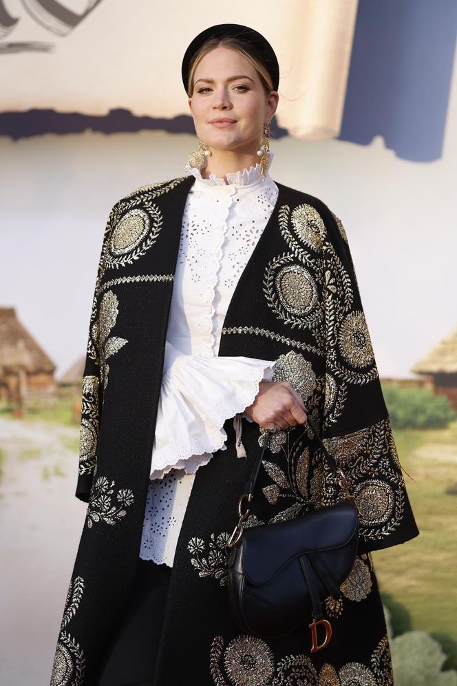 Premiera serialu "1670"! Herman w gorsecie, kwiecista Dębska i Byczkowska w białych majtkach