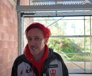 Michał Wiśniewski na budowie swojego domu