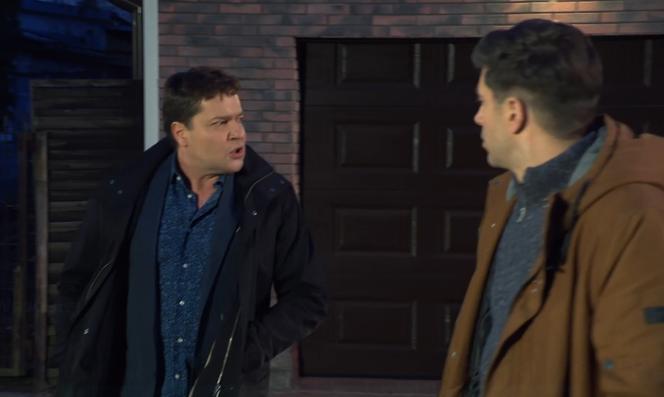 Na Wspólnej odc. 3473. Michał (Robert Kudelski), Mikołaj (Krzysztof Wieszczek)