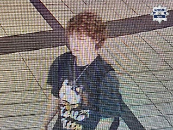 Brutalny atak w centrum Rybnika. Młody chłopak uratował kobietę przed napastnikiem. Teraz bohatera szuka policja
