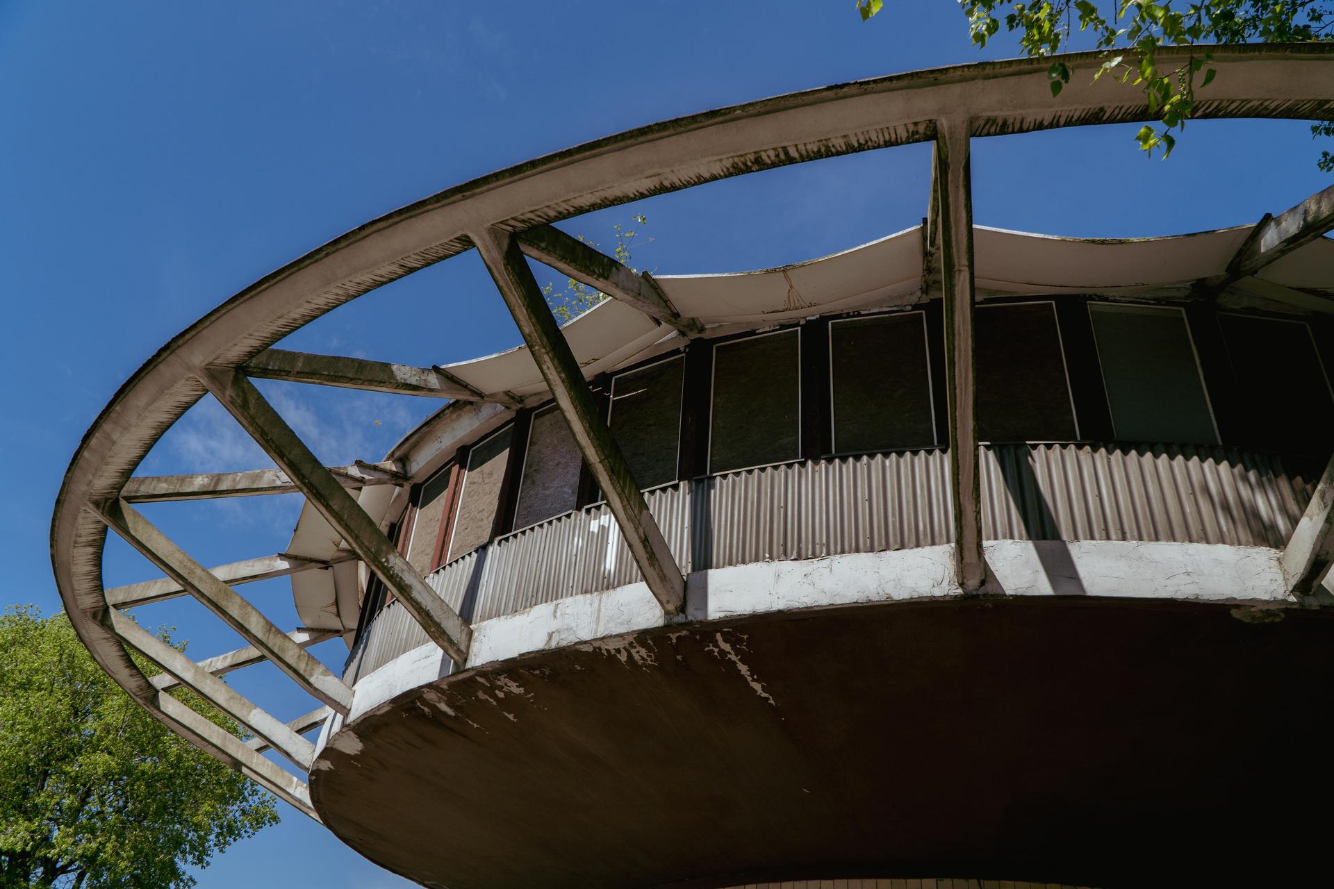 Grzybek Baltony w Szczecinie - zdjęcia. Zobacz kosmiczny opuszczony zabytek z PRL-u