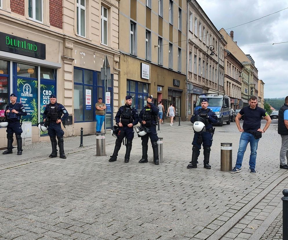 Policja rozgoniła pikietę Ruchu Obrony Granic