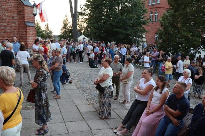 Tłumy pielgrzymów w Gietrzwałdzie. Trwa odpust i dożynki archidecezjalne. Zobacz zdjęcia