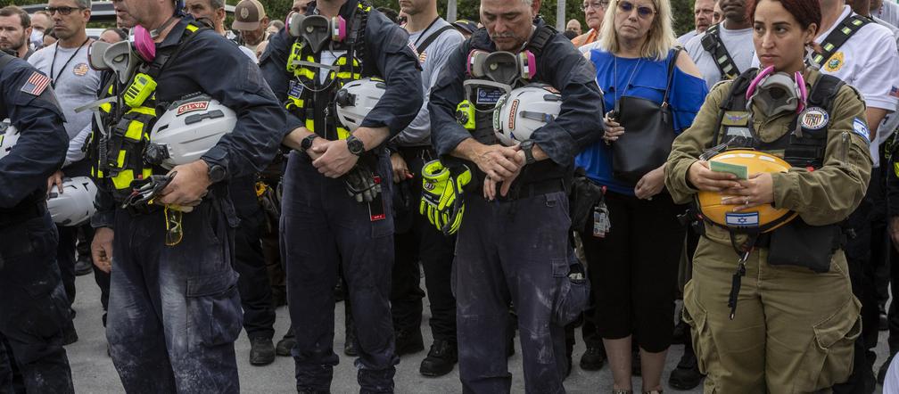 Oddali hołd pogrzebanym pod gruzami
