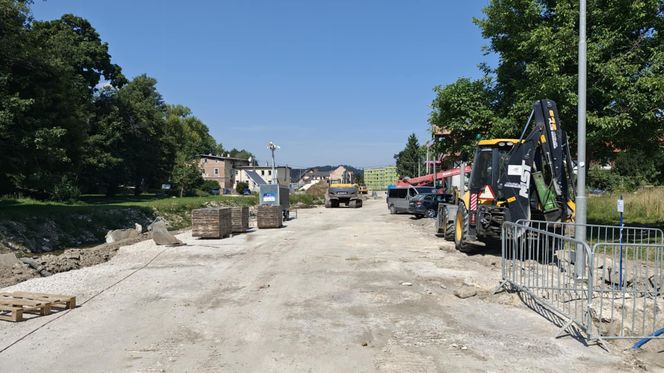 Stronie Śląskie niemal rok po powodzi. Jak wygląda dziś miejsce, gdzie pękła tama? 